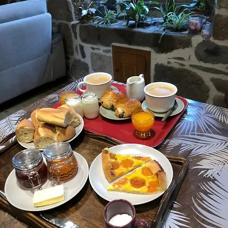 D’hôtes De Curières Bed & Breakfast