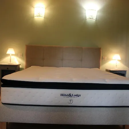 D’hôtes De Curières 3*